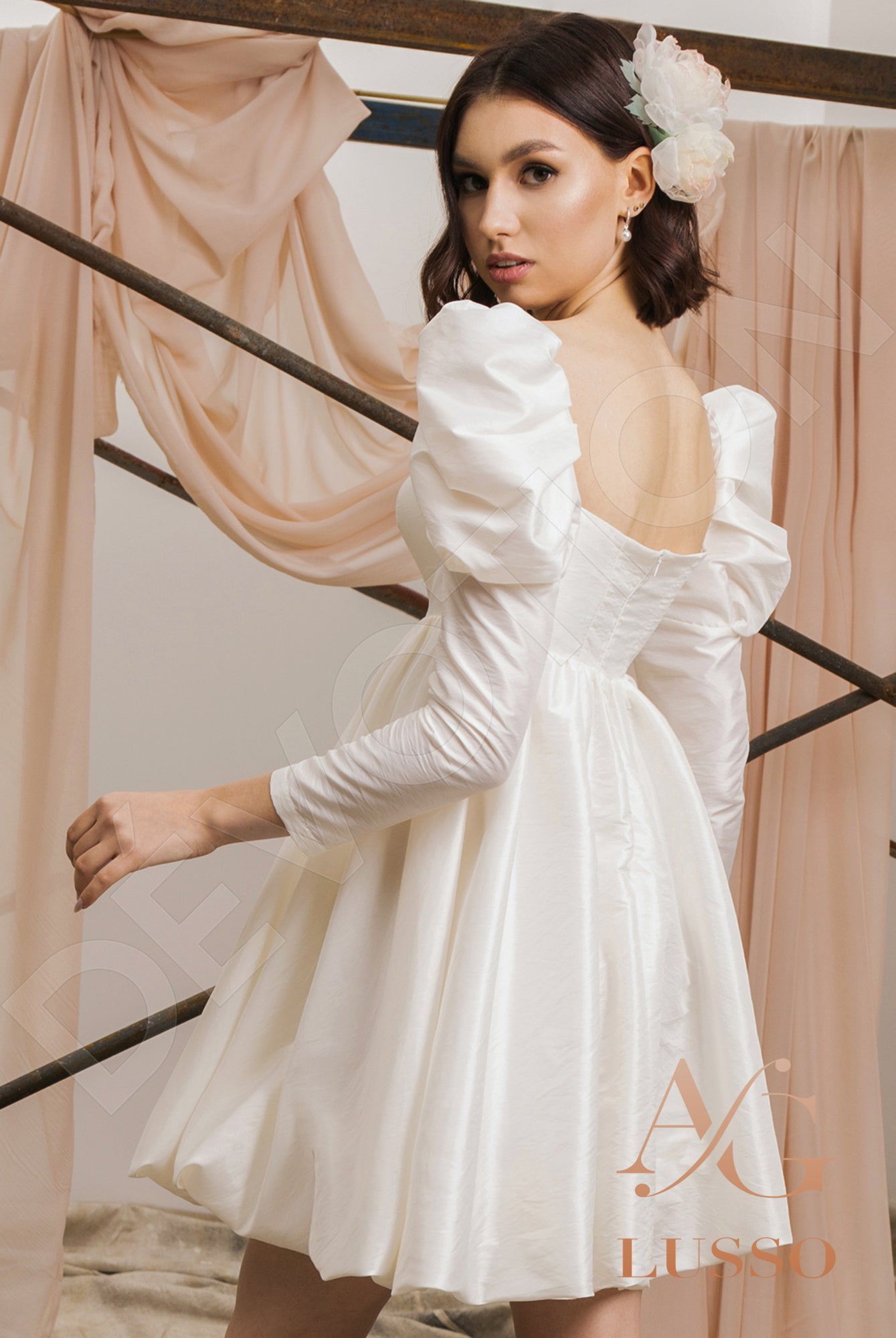 Lilybelle A-line Square Milk Wedding dress