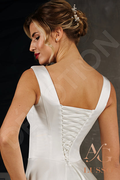 Dominique Open back A-line Sleeveless Wedding Dress 3