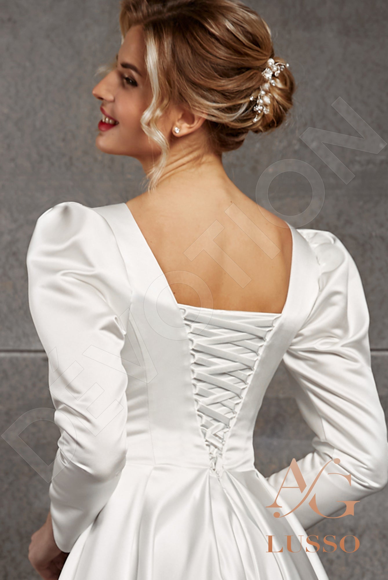 Abell Open back A-line Long sleeve Wedding Dress 3