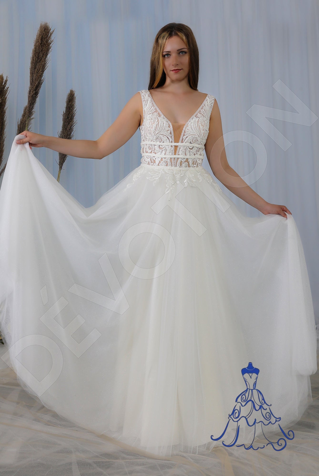 Naemi Open back A-line Sleeveless Wedding Dress 4
