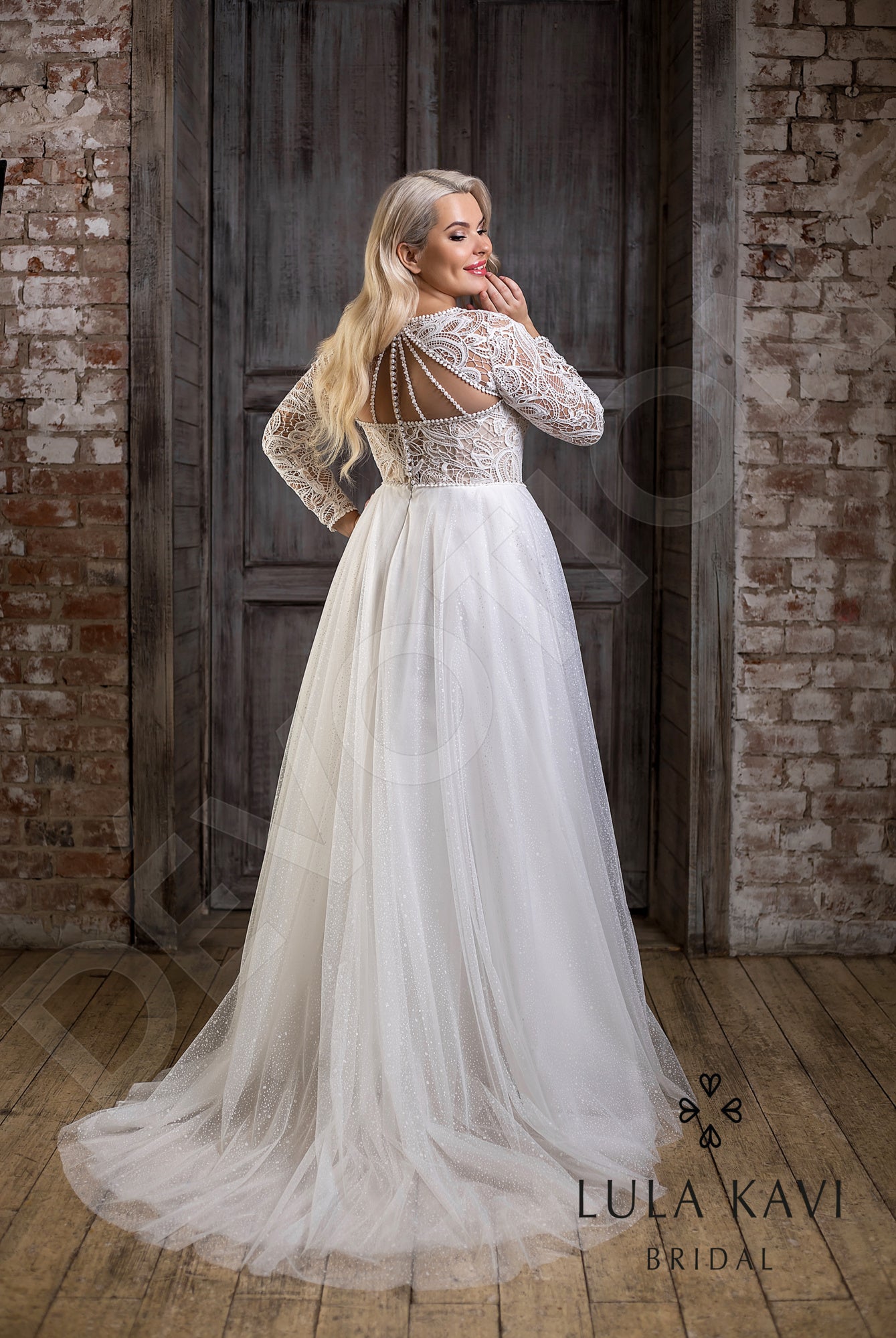 Mirela Open back A-line Long sleeve Wedding Dress Back