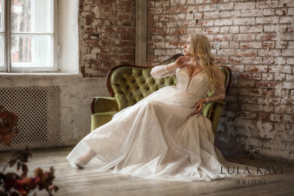 Ruslana Full back A-line Long sleeve Wedding Dress 5