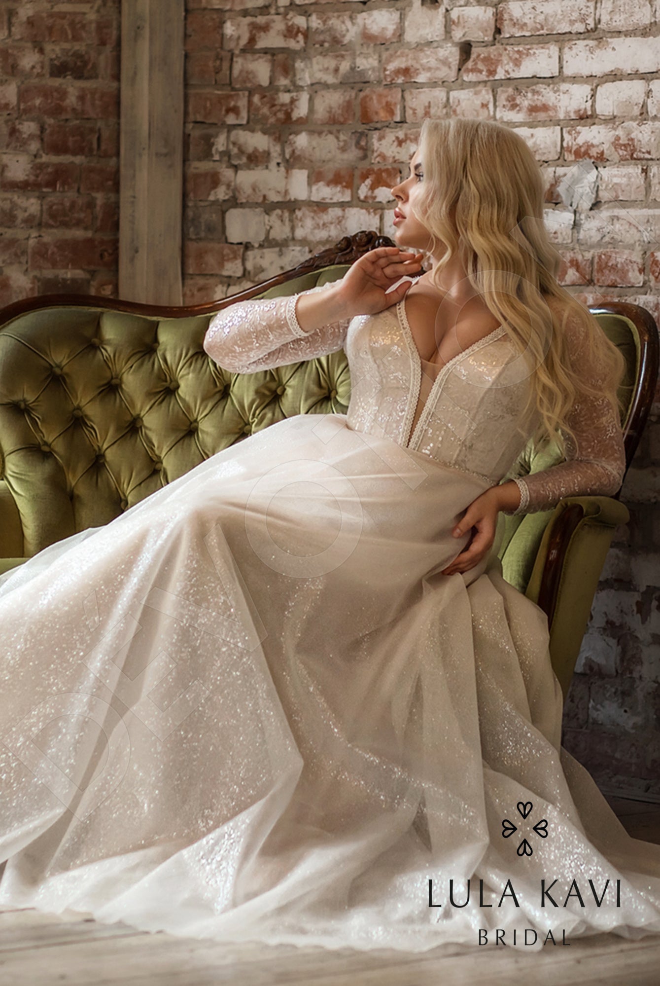Ruslana Full back A-line Long sleeve Wedding Dress 7