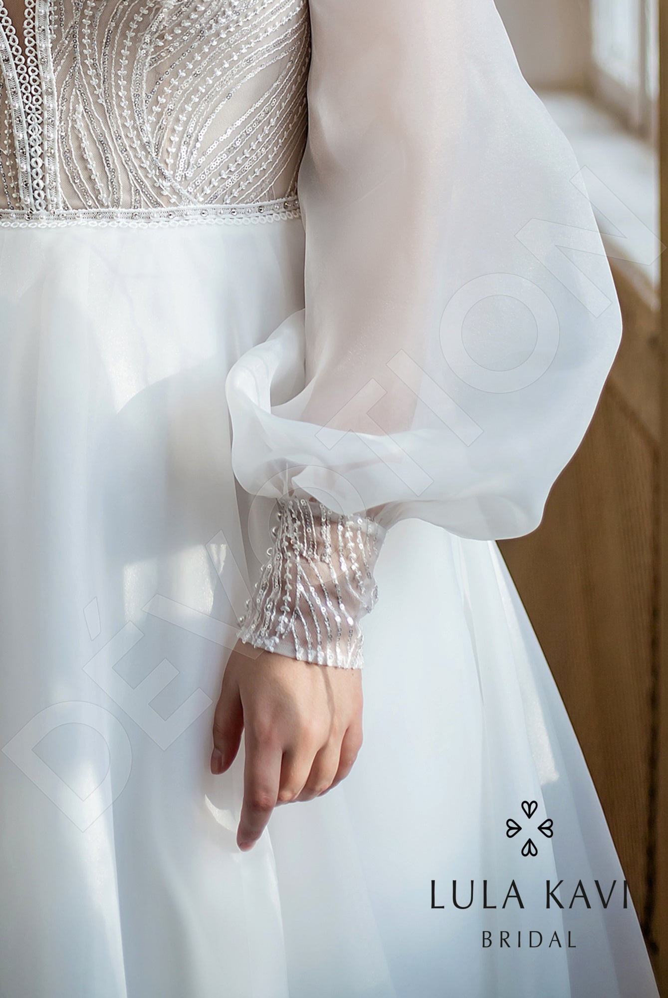 Ranya Full back A-line Long sleeve Wedding Dress 8