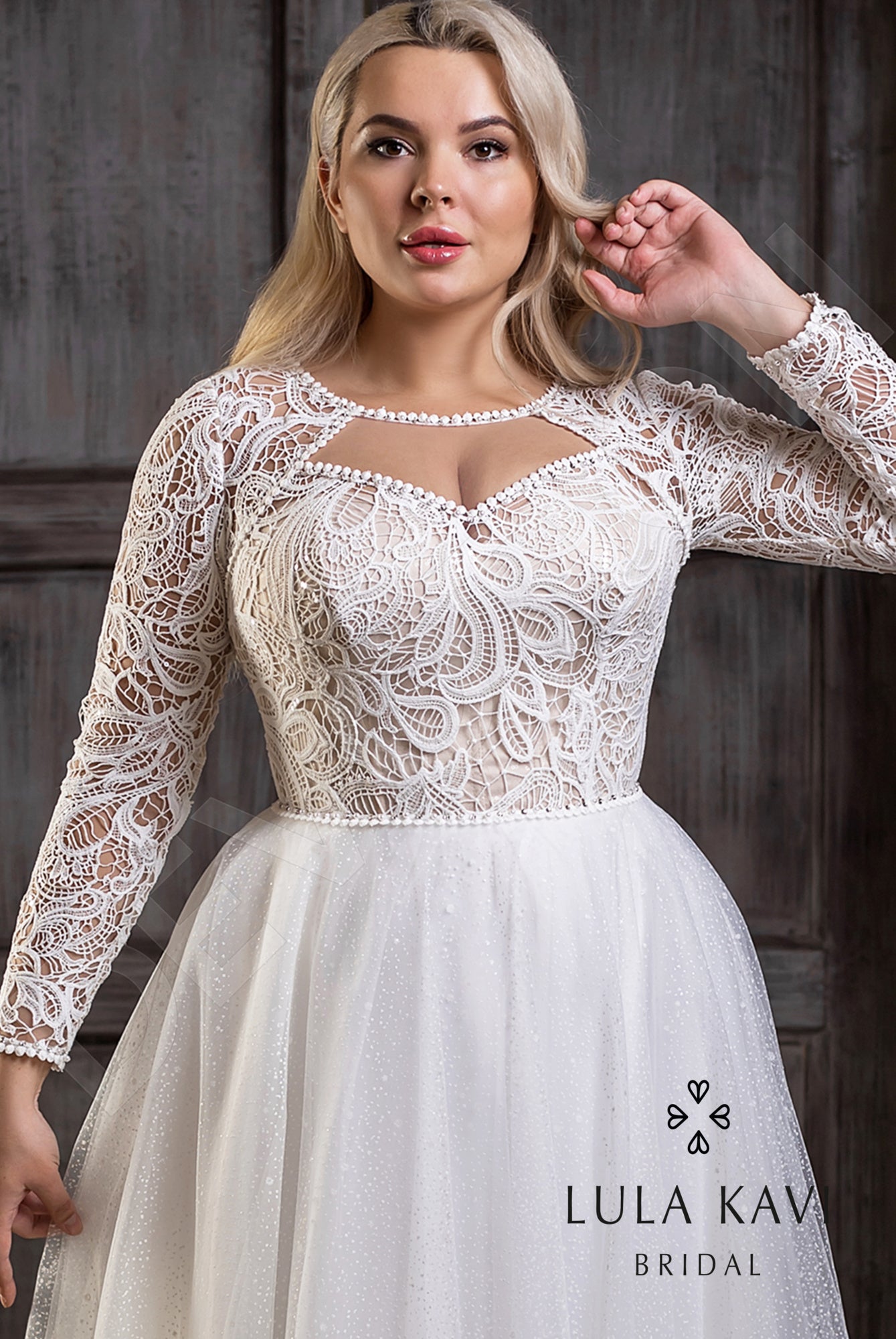 Mirela Open back A-line Long sleeve Wedding Dress 9