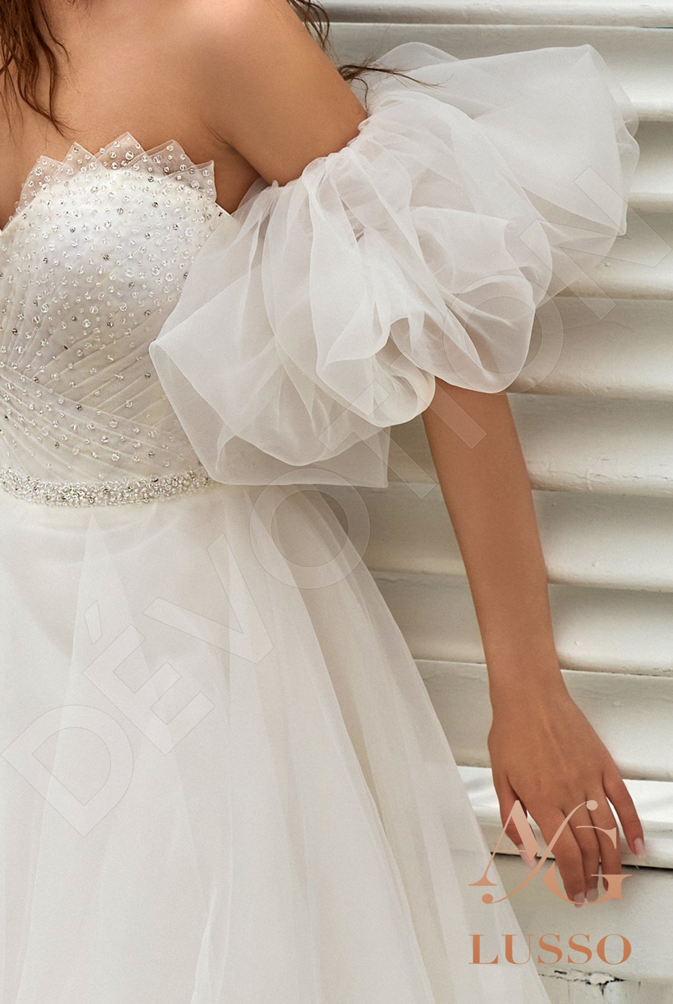 Nishana Open back A-line Strapless Wedding Dress 4