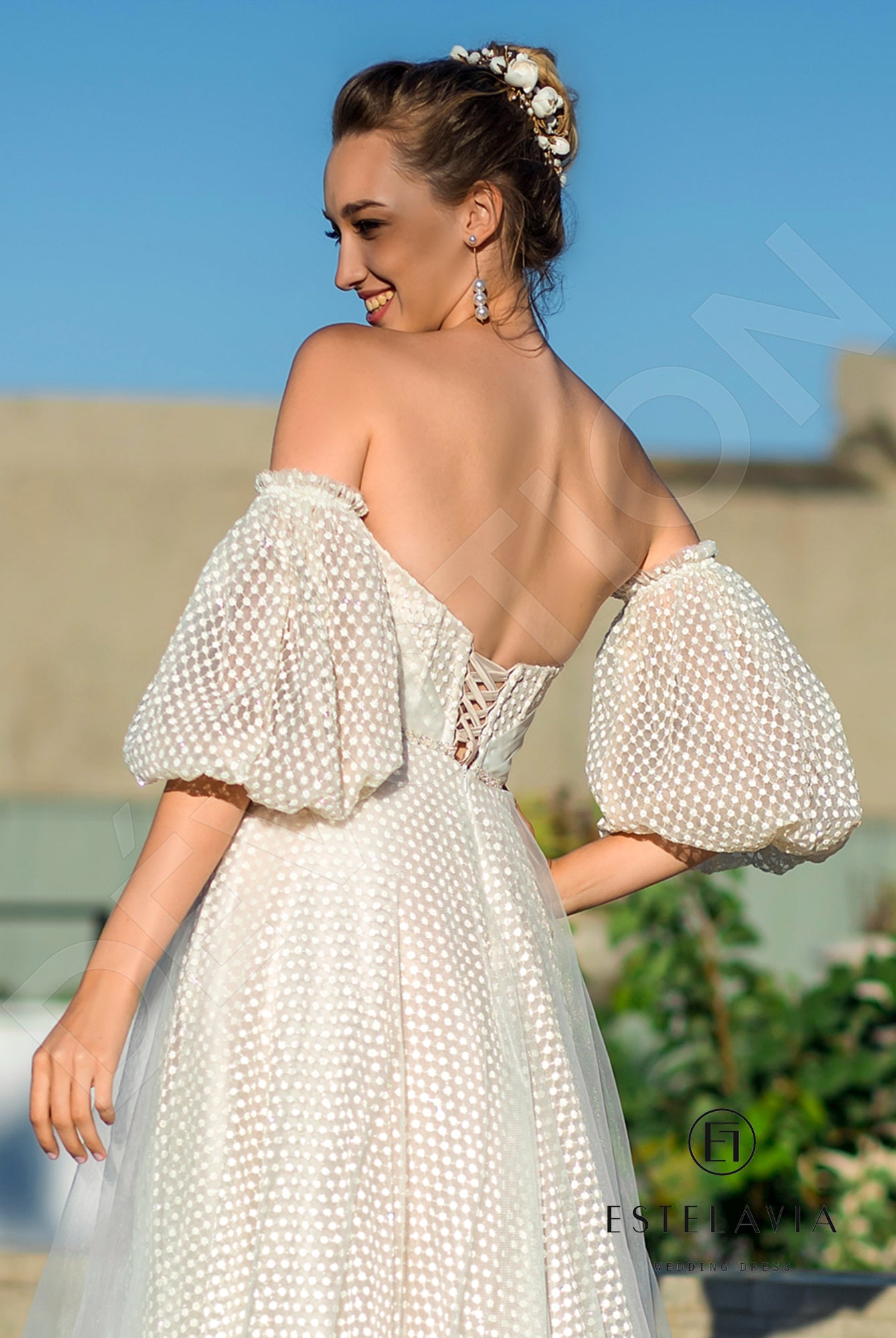 Andrena Open back A-line Detachable sleeves Wedding Dress 4