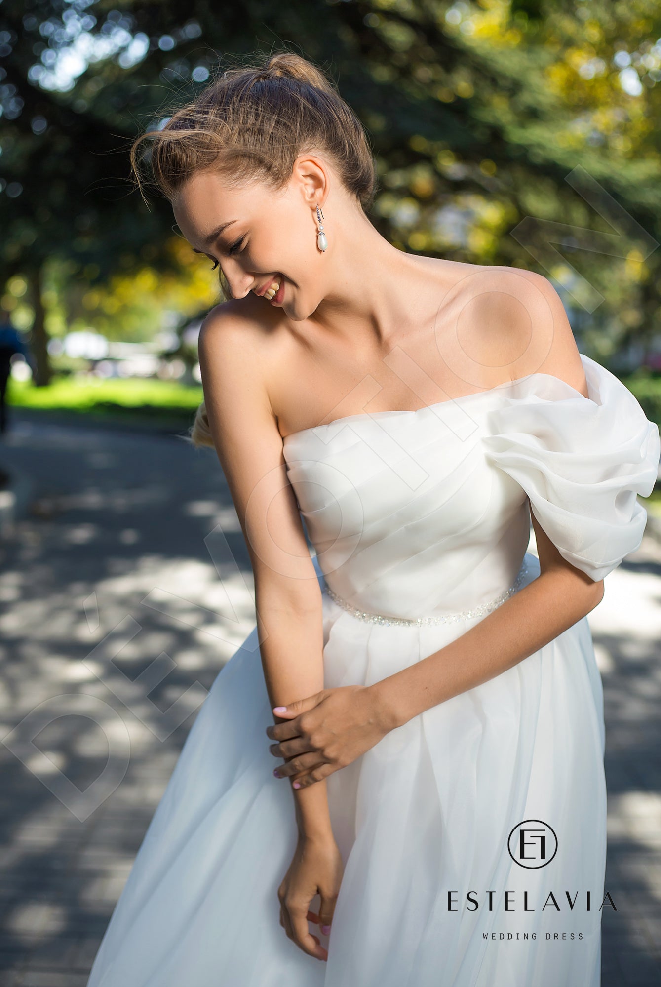 Cataline Open back A-line Strapless Wedding Dress 5
