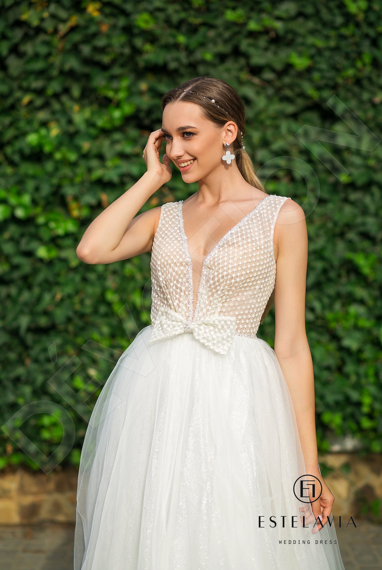 Cosmina Open back A-line Sleeveless Wedding Dress 2