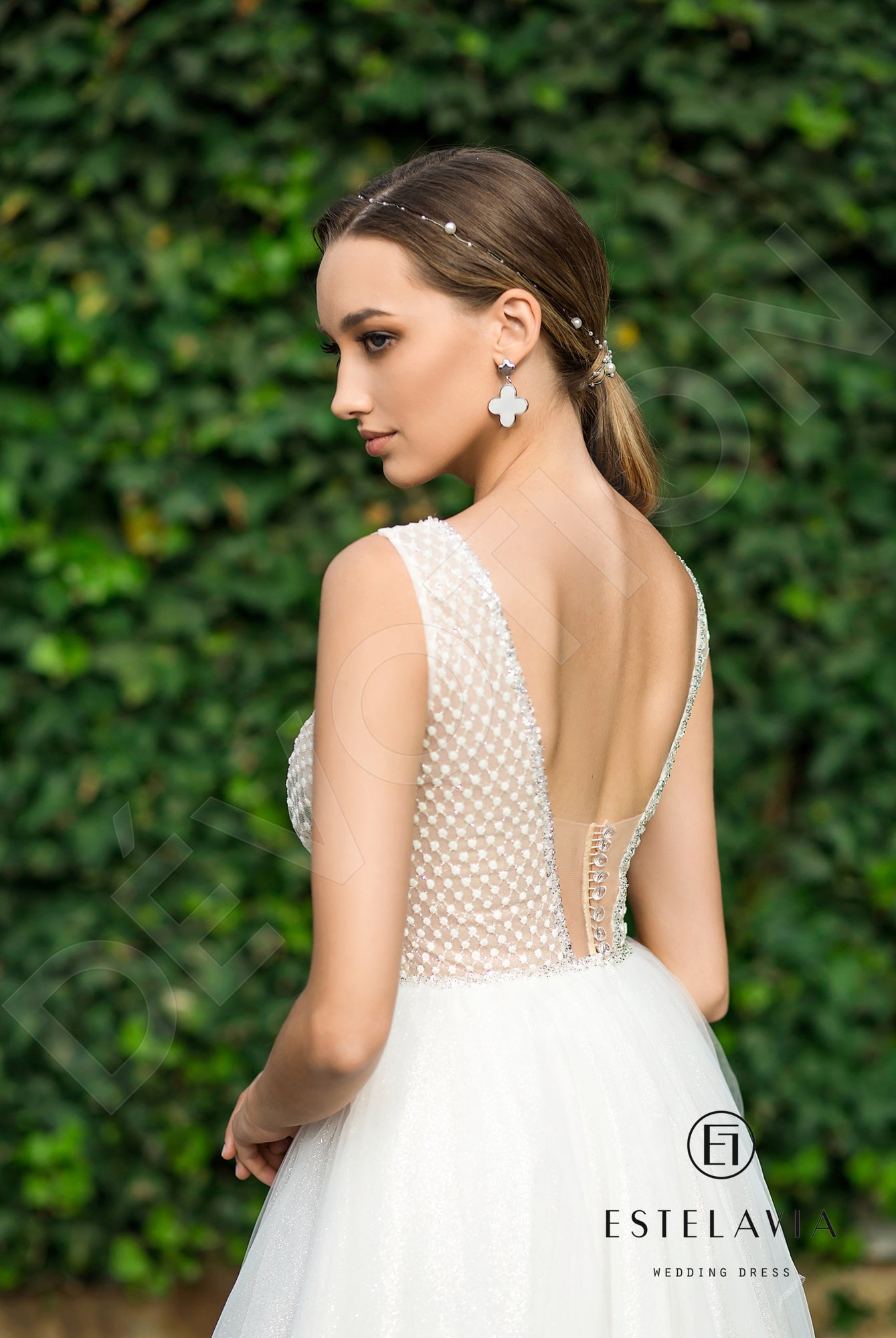 Cosmina Open back A-line Sleeveless Wedding Dress 3