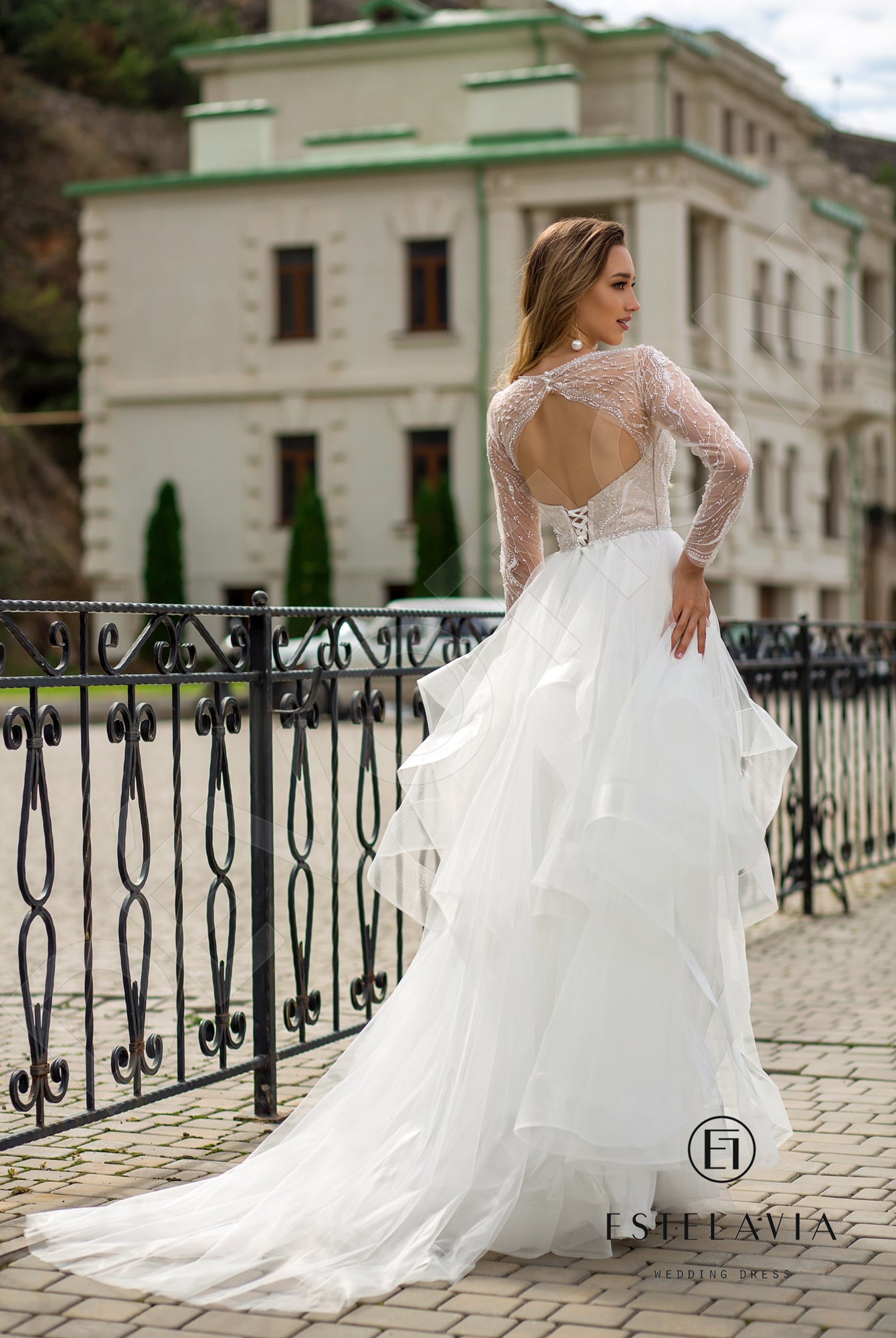 Doina Open back A-line Long sleeve Wedding Dress Back