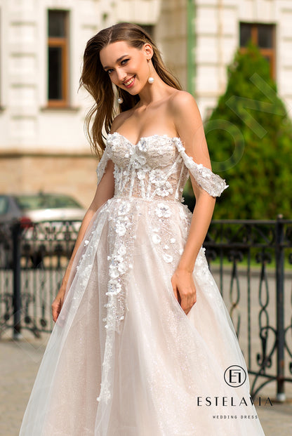 Lucrecine Open back A-line Strapless Wedding Dress 9