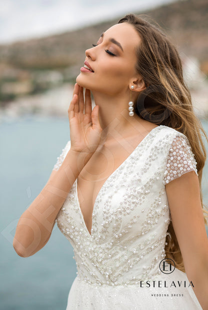 Luminitta Open back A-line Sleeveless Wedding Dress 5