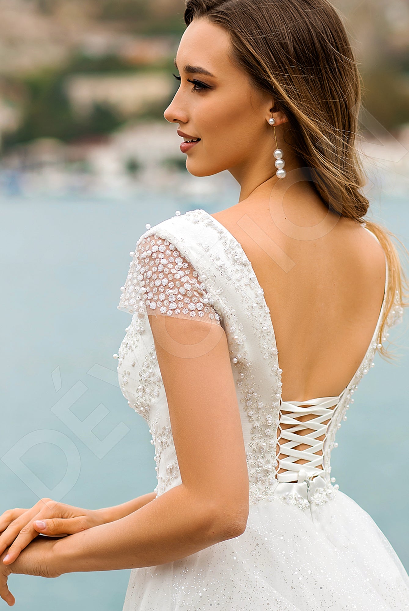 Luminitta A-line Deep V-neck Milk Wedding dress