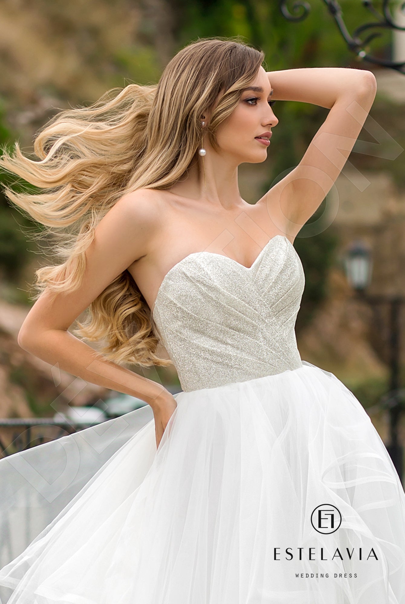 Mihaela Open back A-line Detachable sleeves Wedding Dress 5
