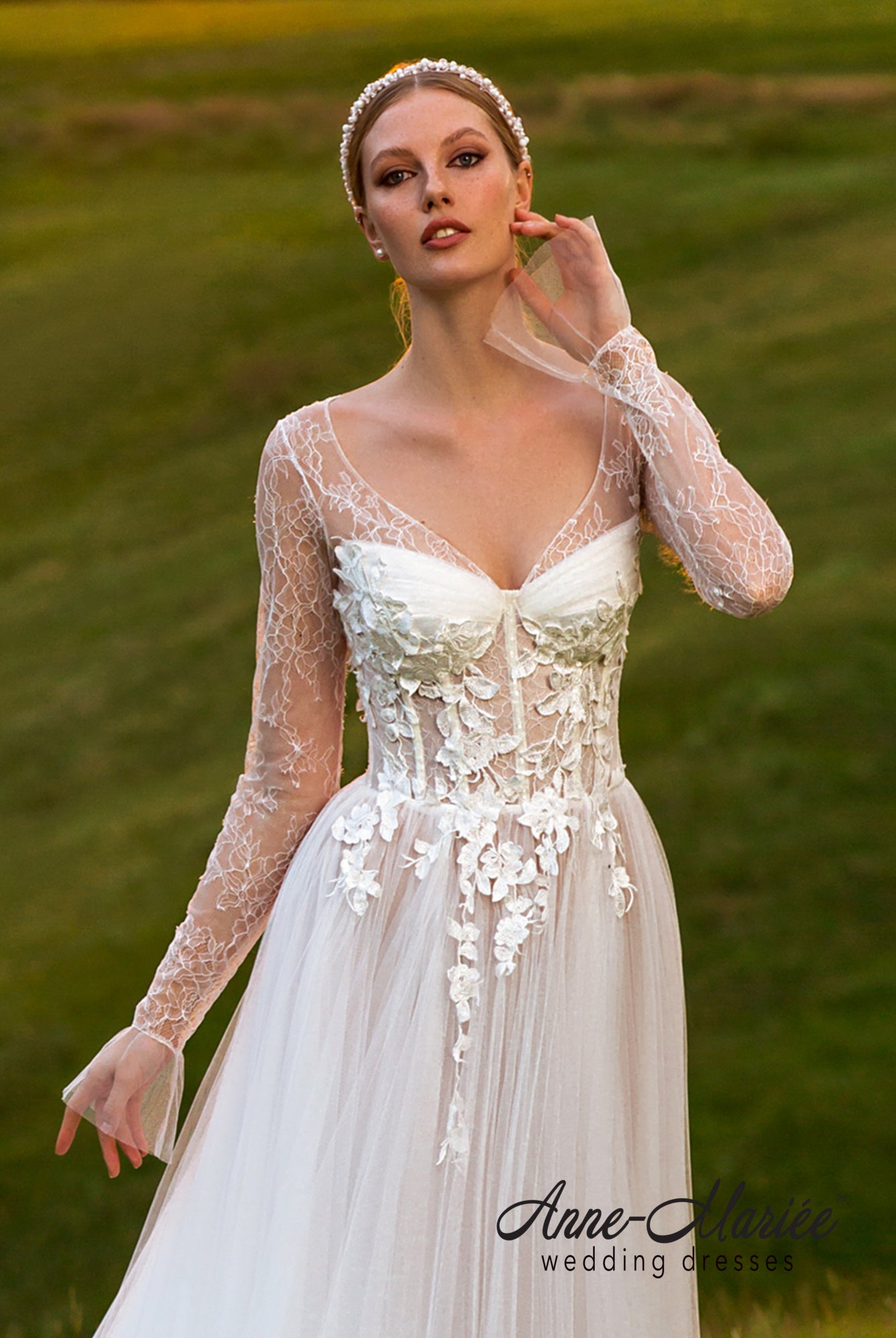 Odail Open back A-line Long sleeve Wedding Dress 5