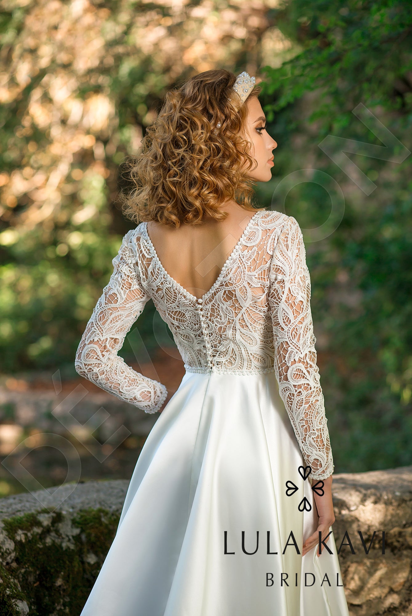 Lulu Open back A-line Long sleeve Wedding Dress 3