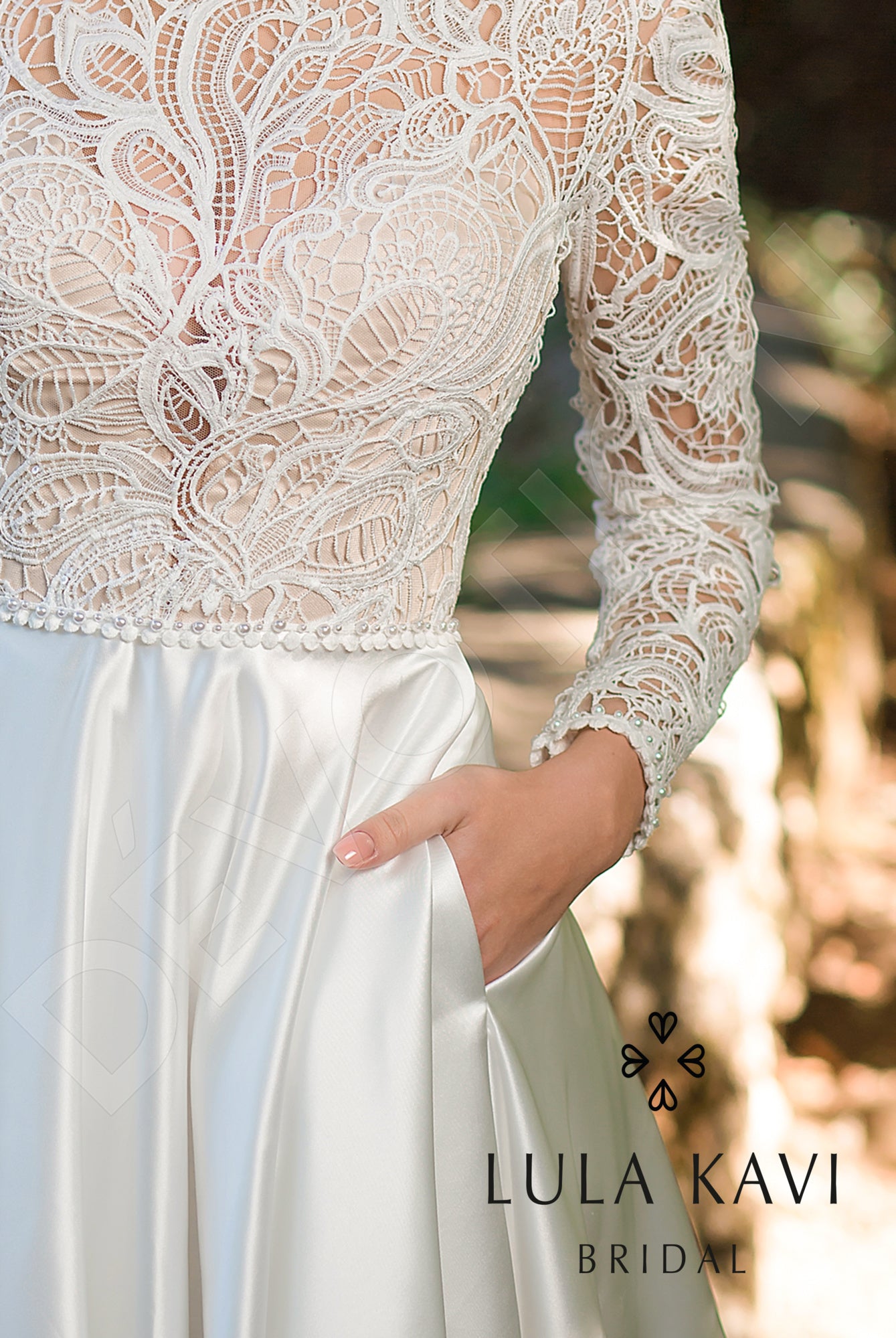 Lulu Open back A-line Long sleeve Wedding Dress 7