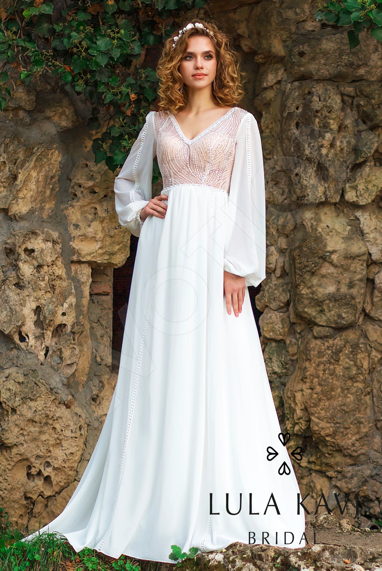 Lunalika Open back A-line Long sleeve Wedding Dress Front