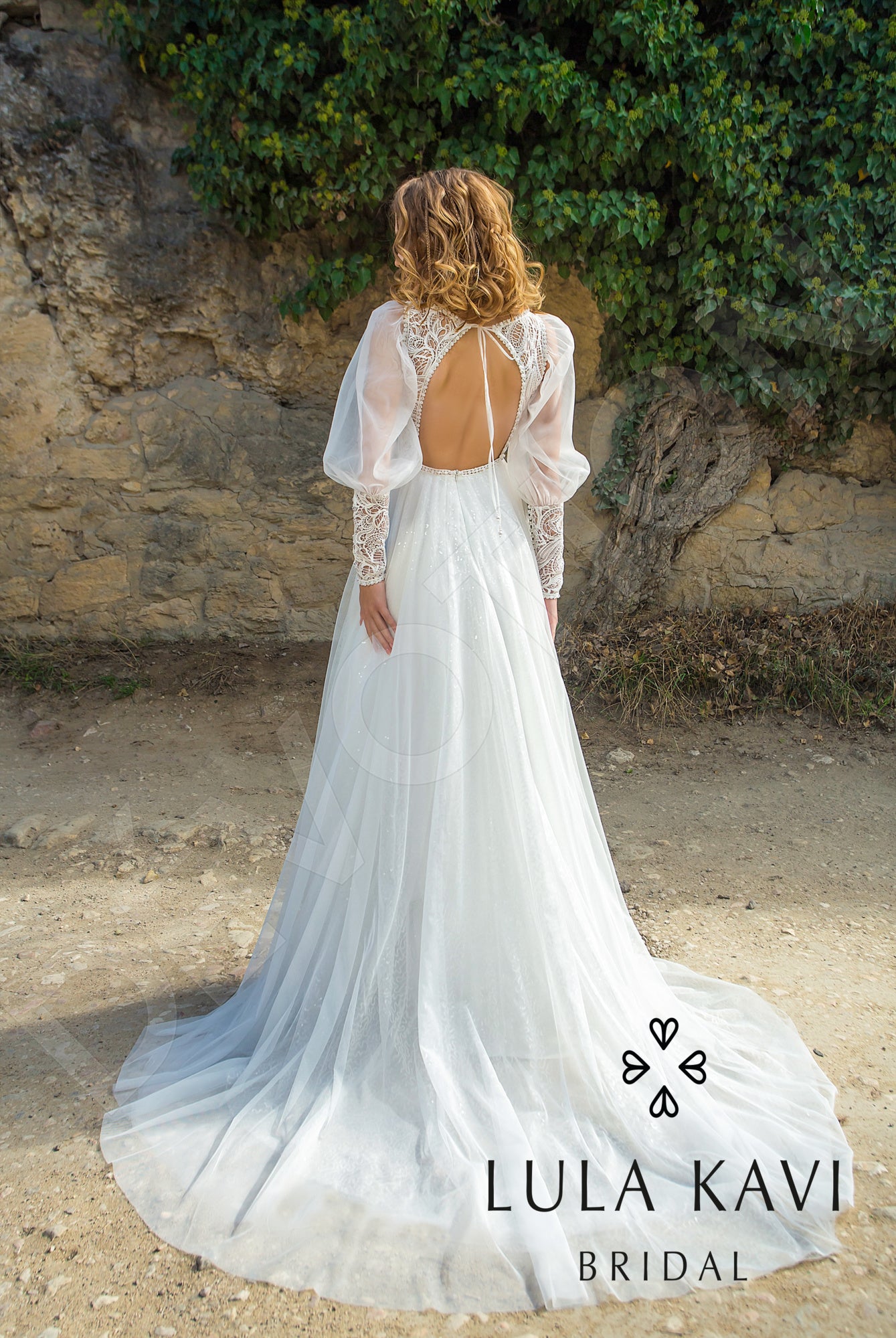 Lunala A-line Deep V-neck Milk Wedding dress