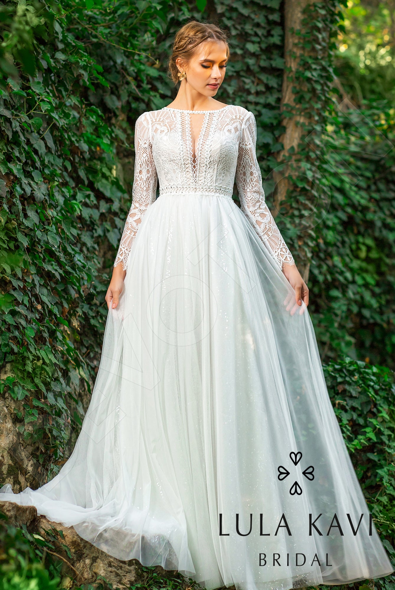 Kamaria Full back A-line Long sleeve Wedding Dress Front