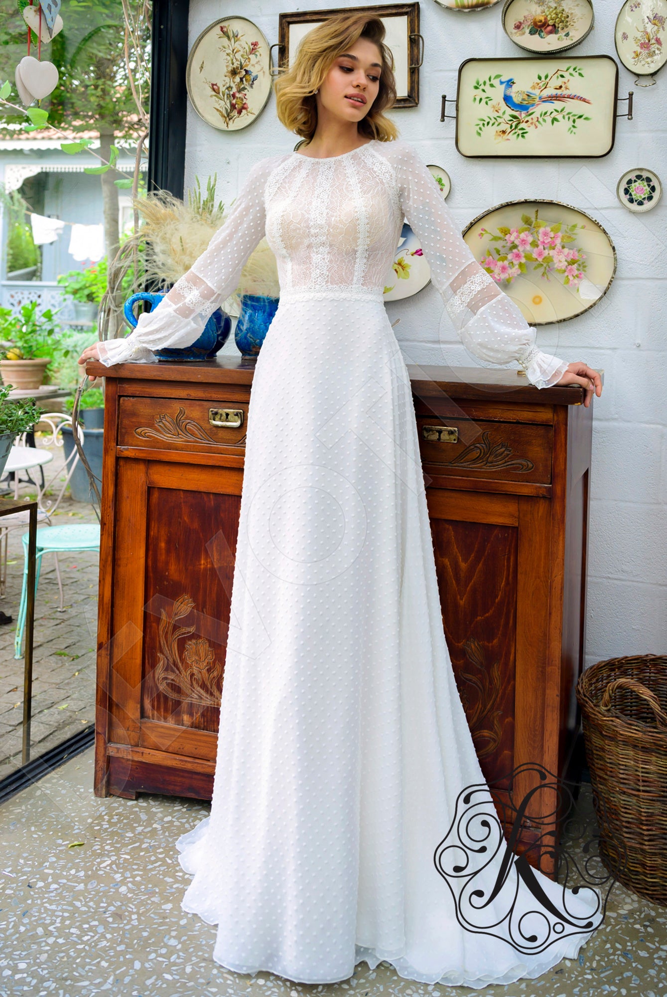 Minori Full back A-line Long sleeve Wedding Dress Front
