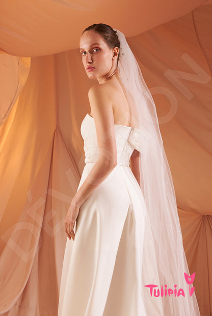 Domenika Open back A-line Strapless Wedding Dress 3