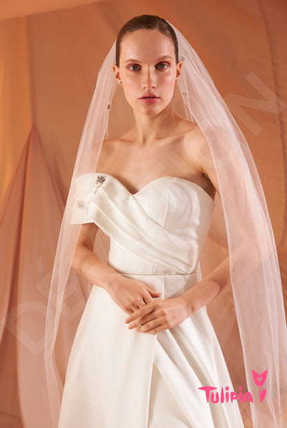 Domenika Open back A-line Strapless Wedding Dress 4