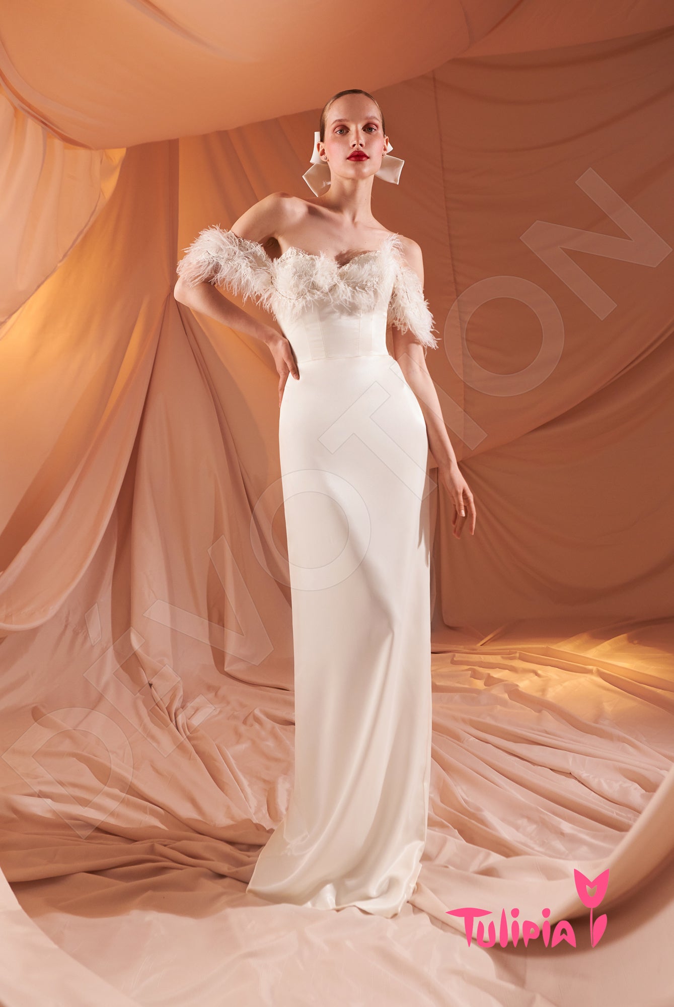 Iteliya Sheath/Column Sweetheart Ivory Wedding dress