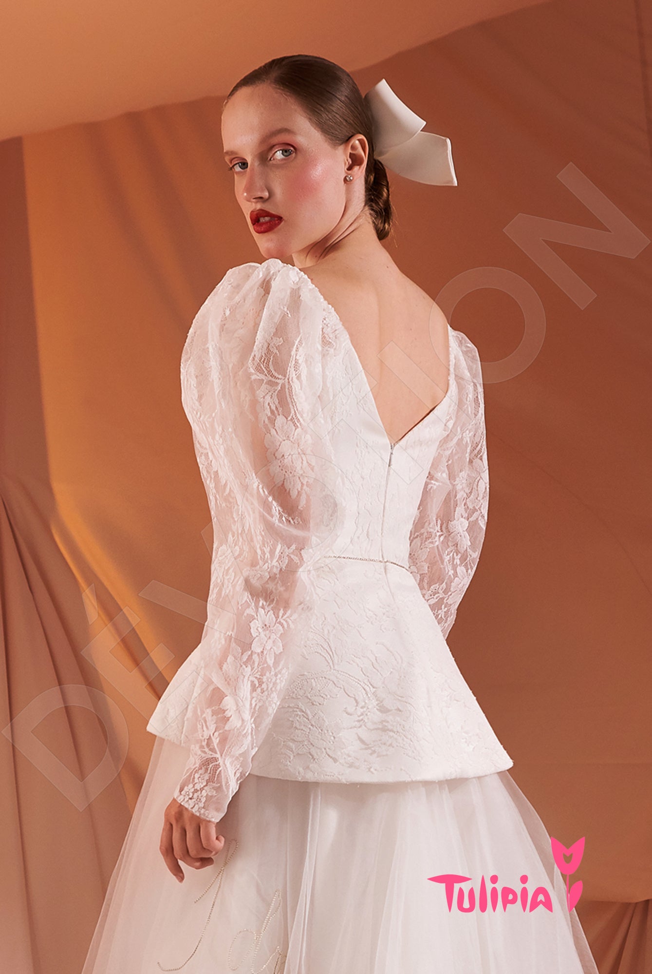 Lorenza A-line Square Milk Wedding dress