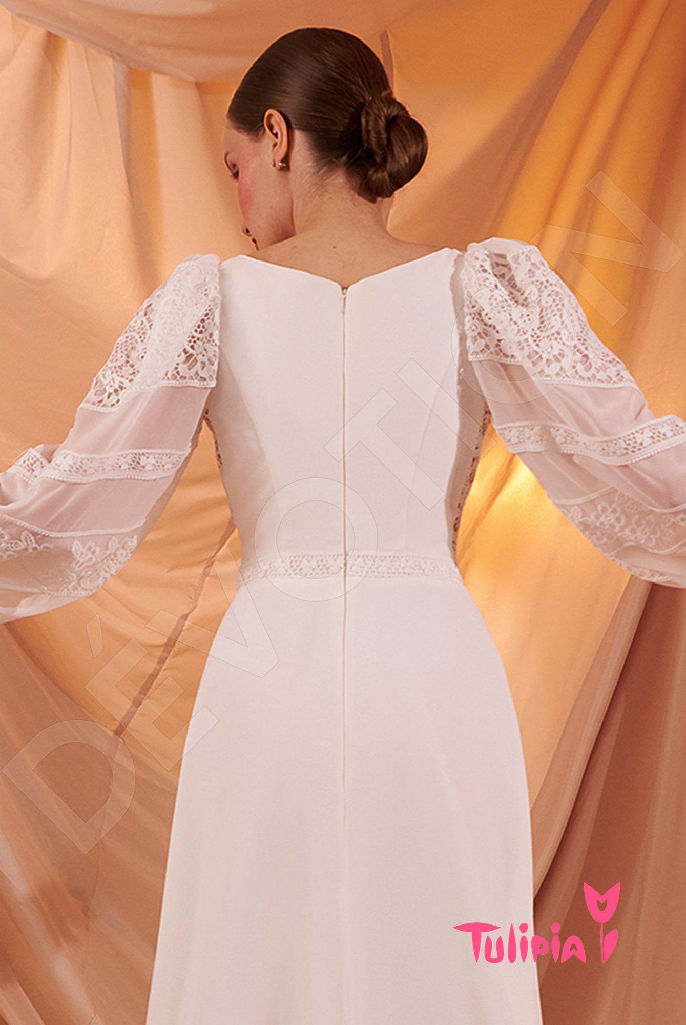 Romola Full back A-line Long sleeve Wedding Dress 3