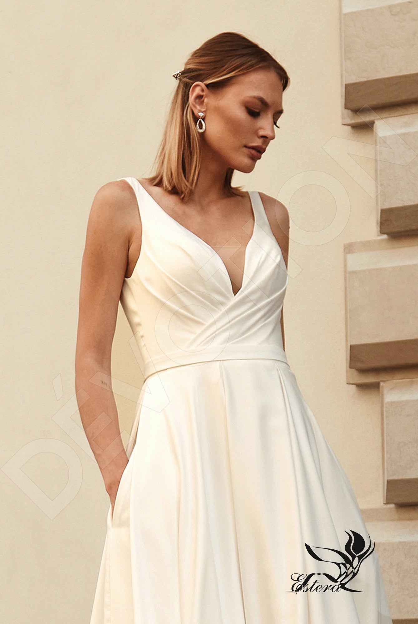 Alida Open back A-line Sleeveless Wedding Dress 2
