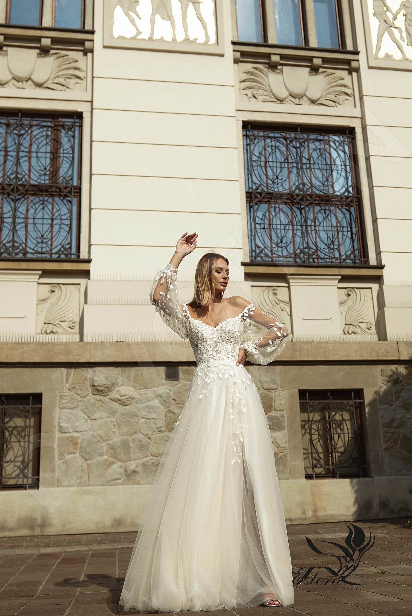 Flavia Open back A-line Long sleeve Wedding Dress 4