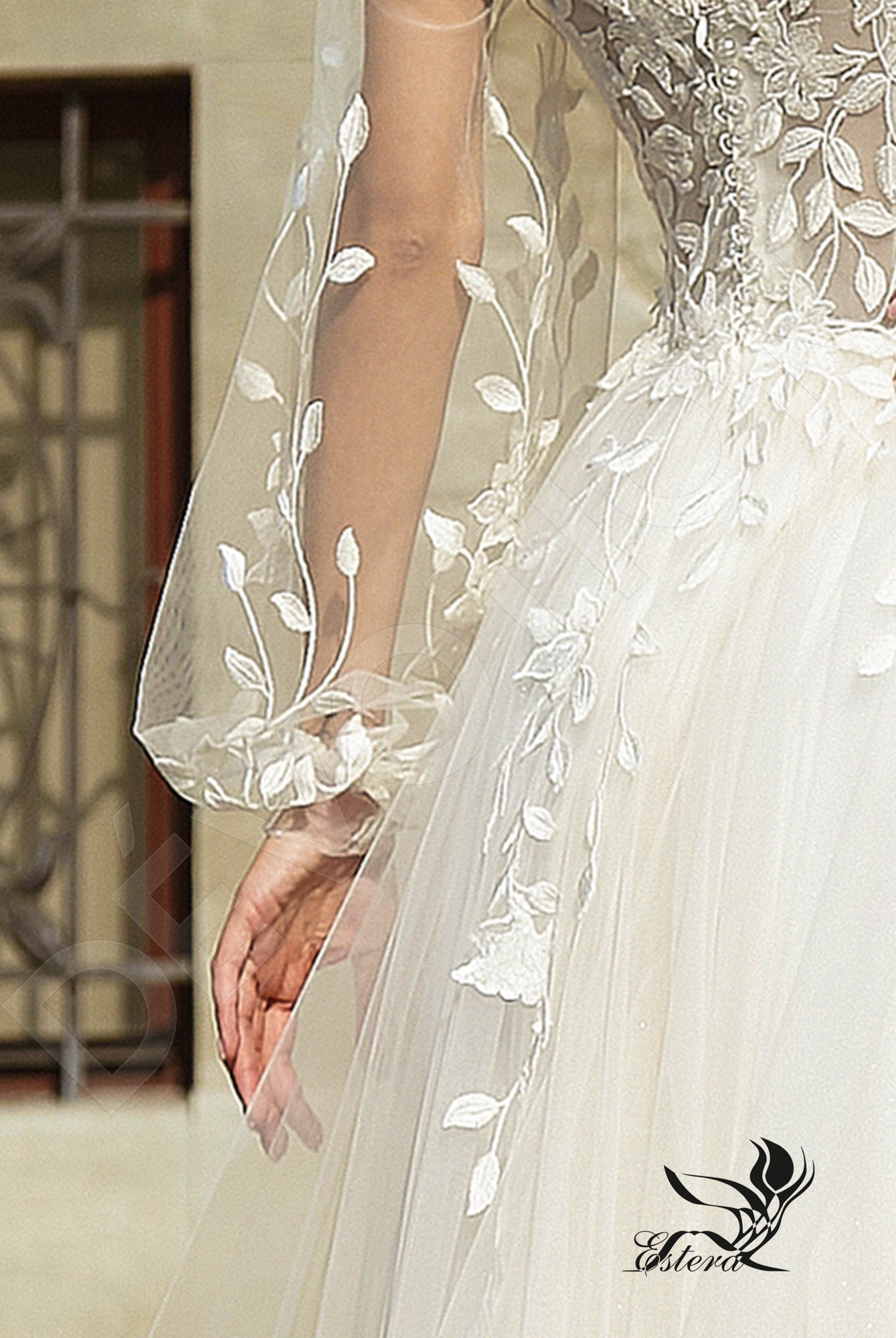 Flavia Open back A-line Long sleeve Wedding Dress 7