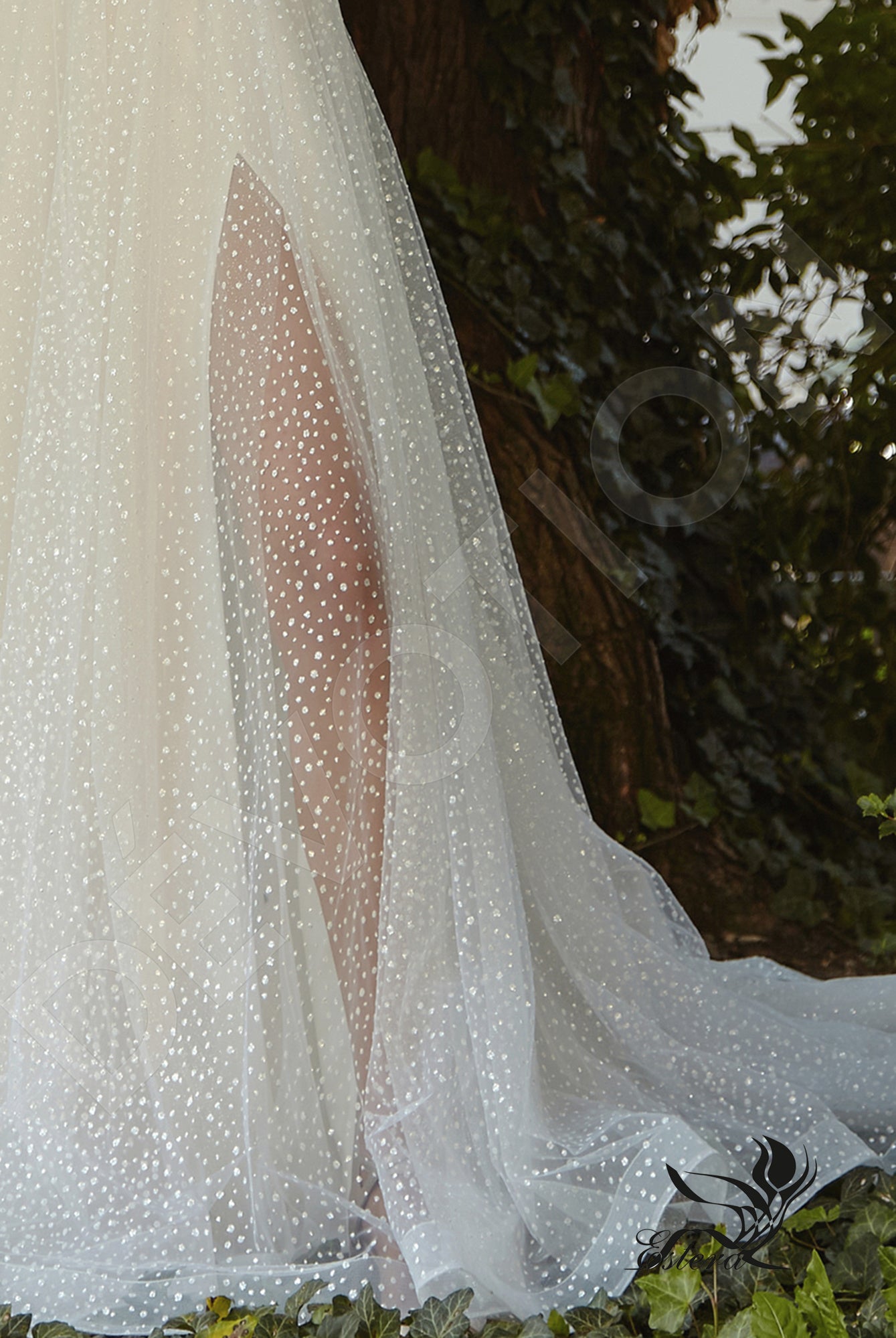 Khayati A-line Deep V-neck Ivory Wedding dress