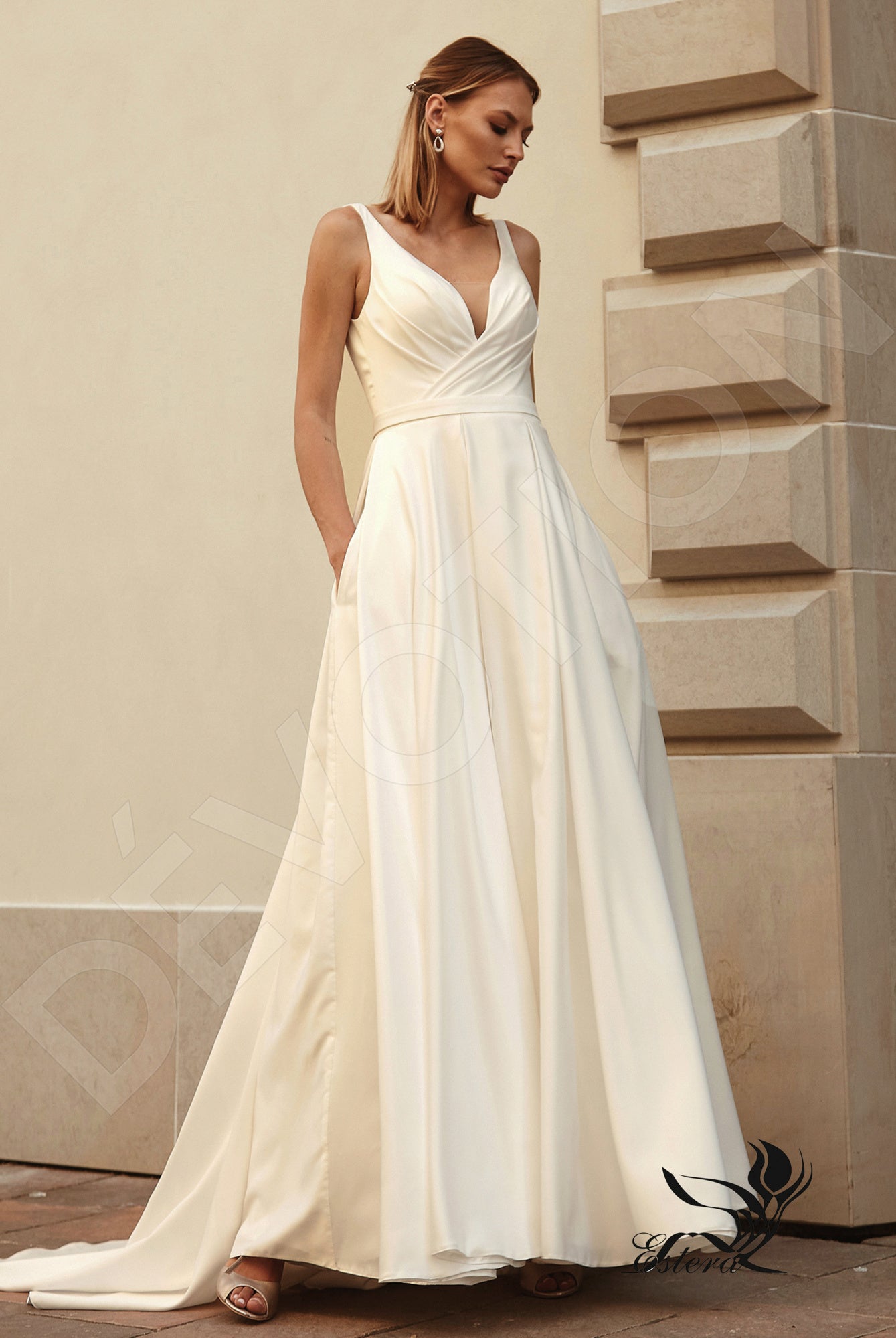Alida Open back A-line Sleeveless Wedding Dress Front