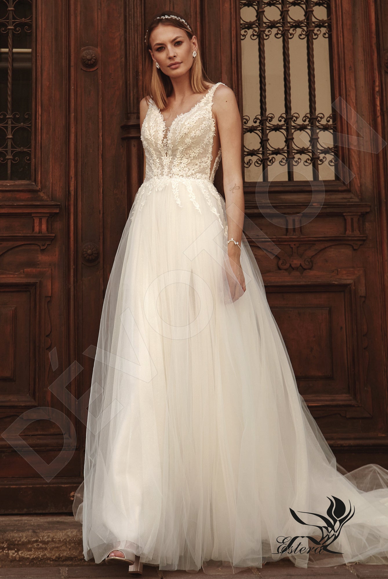 Chiara Open back A-line Sleeveless Wedding Dress Front