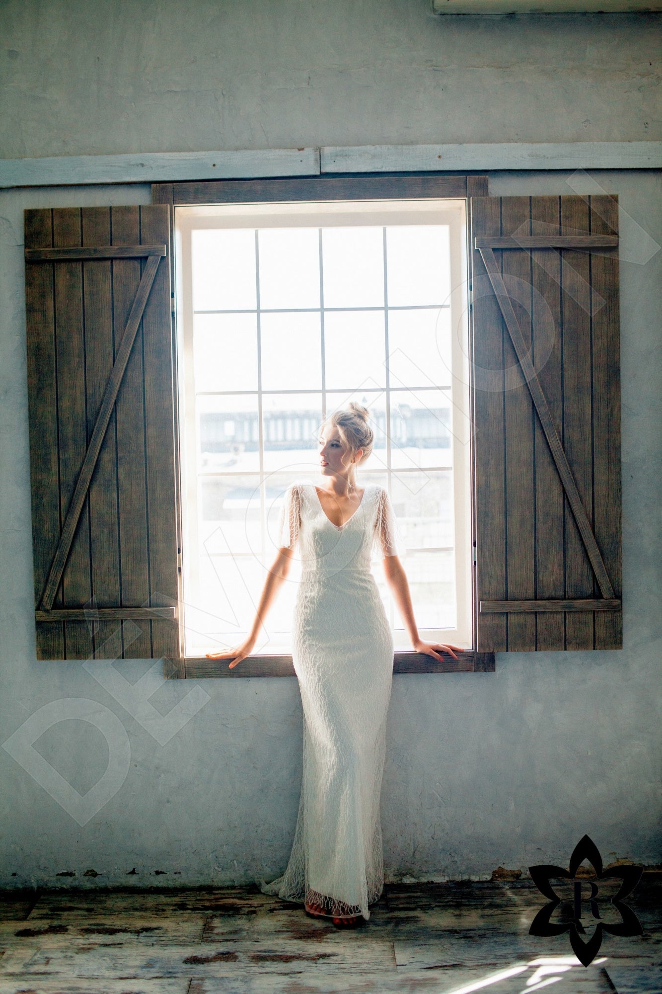 Hadariela Sheath/Column V-neck Ivory Wedding dress