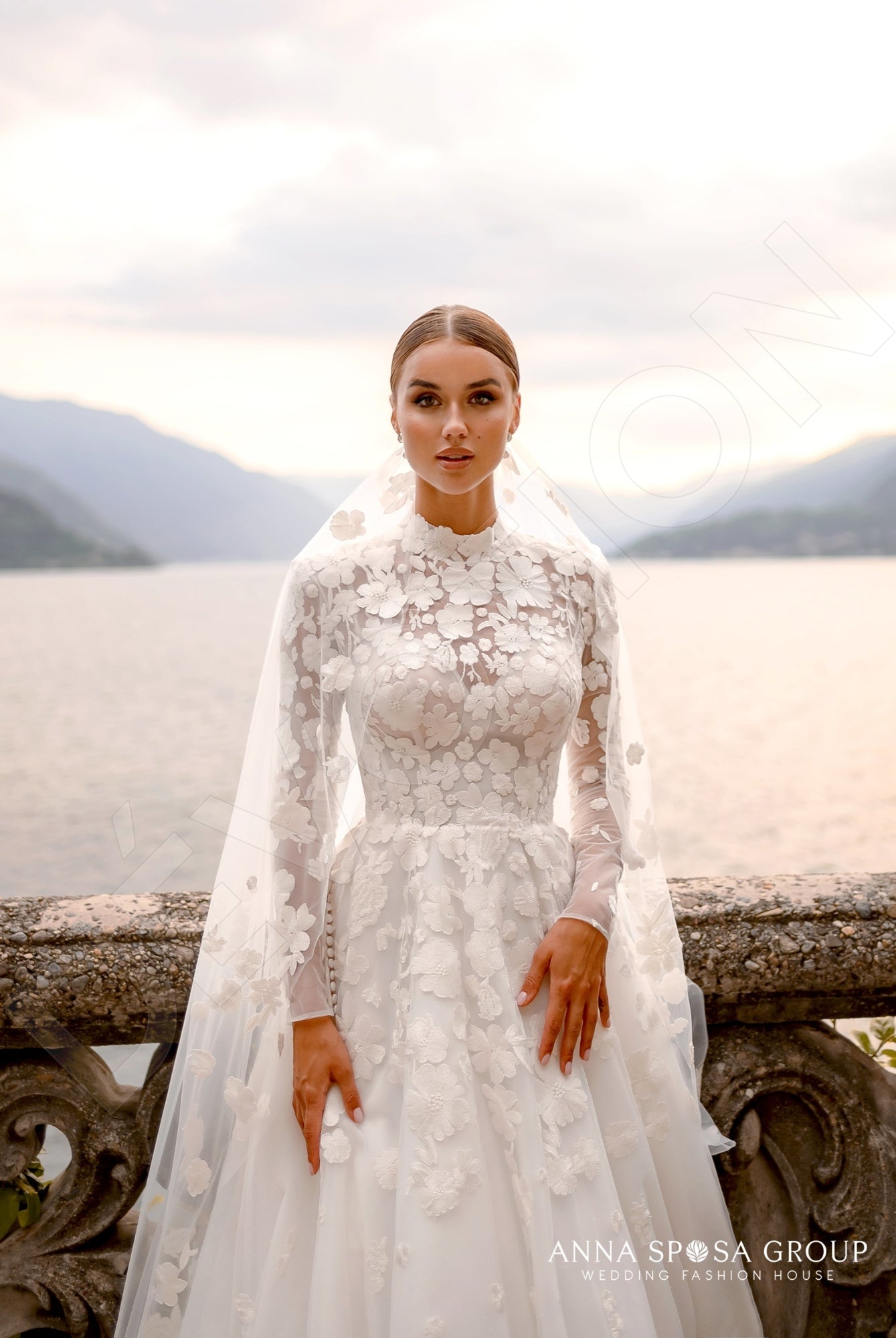 Arwen A-line High neck Milk Wedding dress