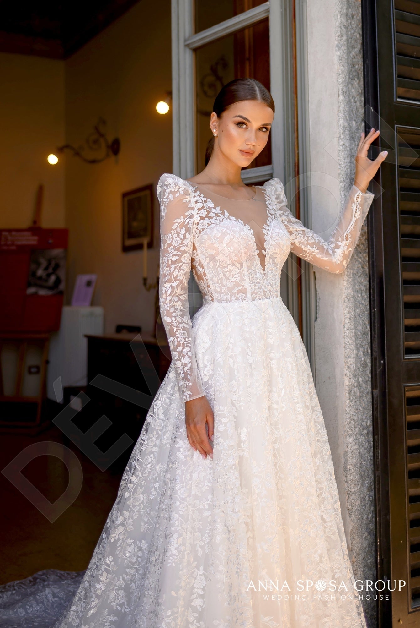 Mayn Open back A-line Long sleeve Wedding Dress 4