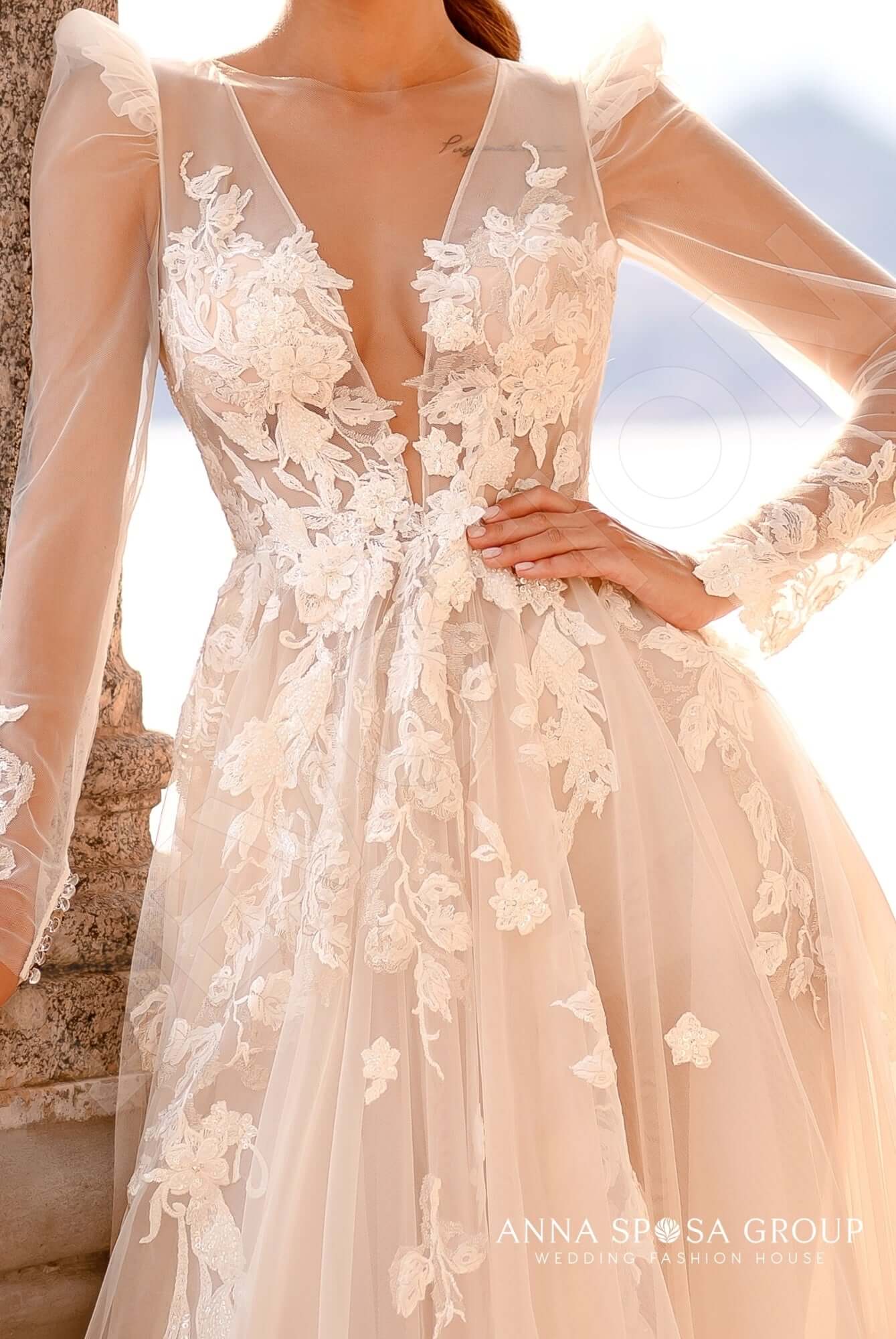 Zhunis Open back A-line Long sleeve Wedding Dress 5