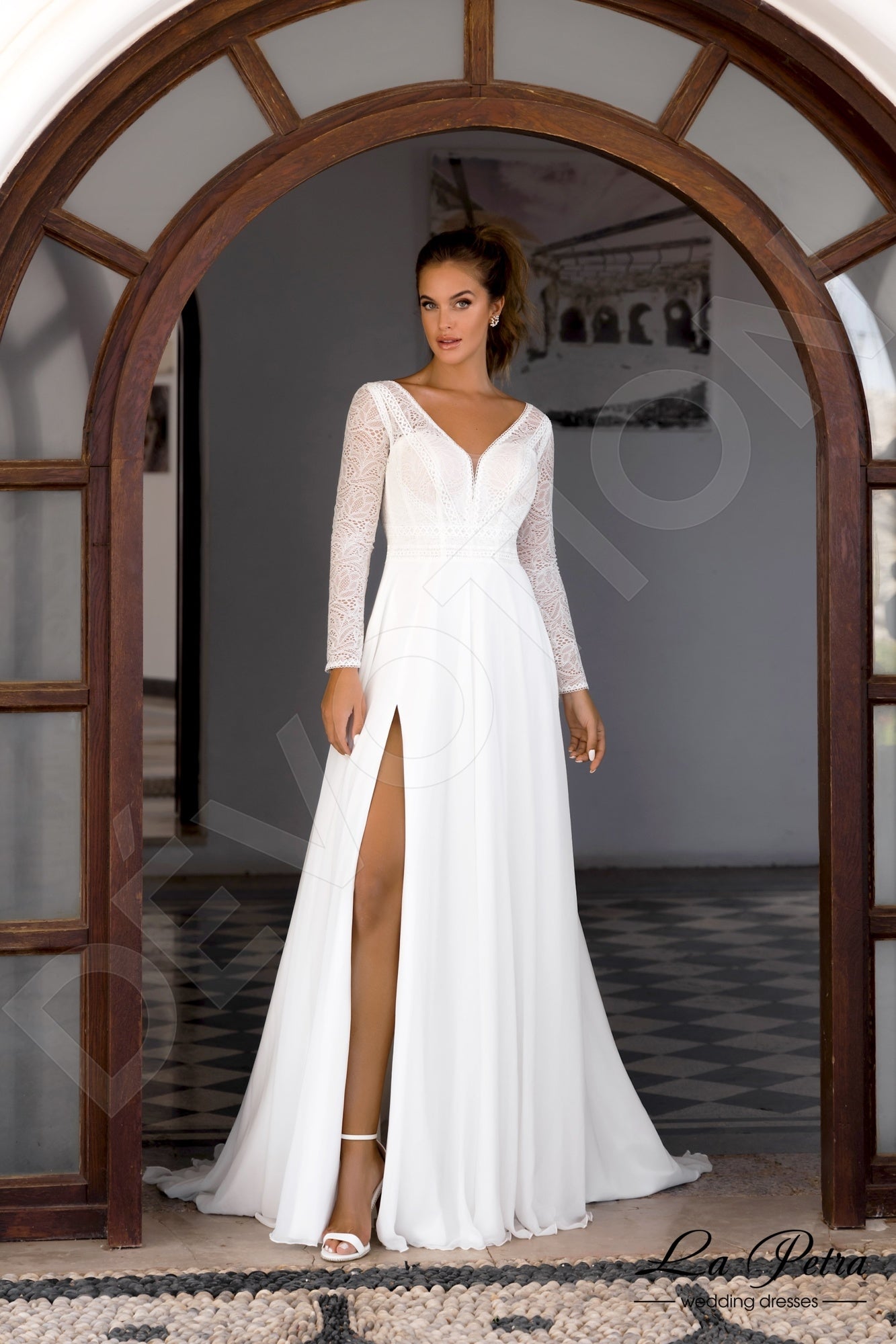Anelma Open back A-line Long sleeve Wedding Dress 5