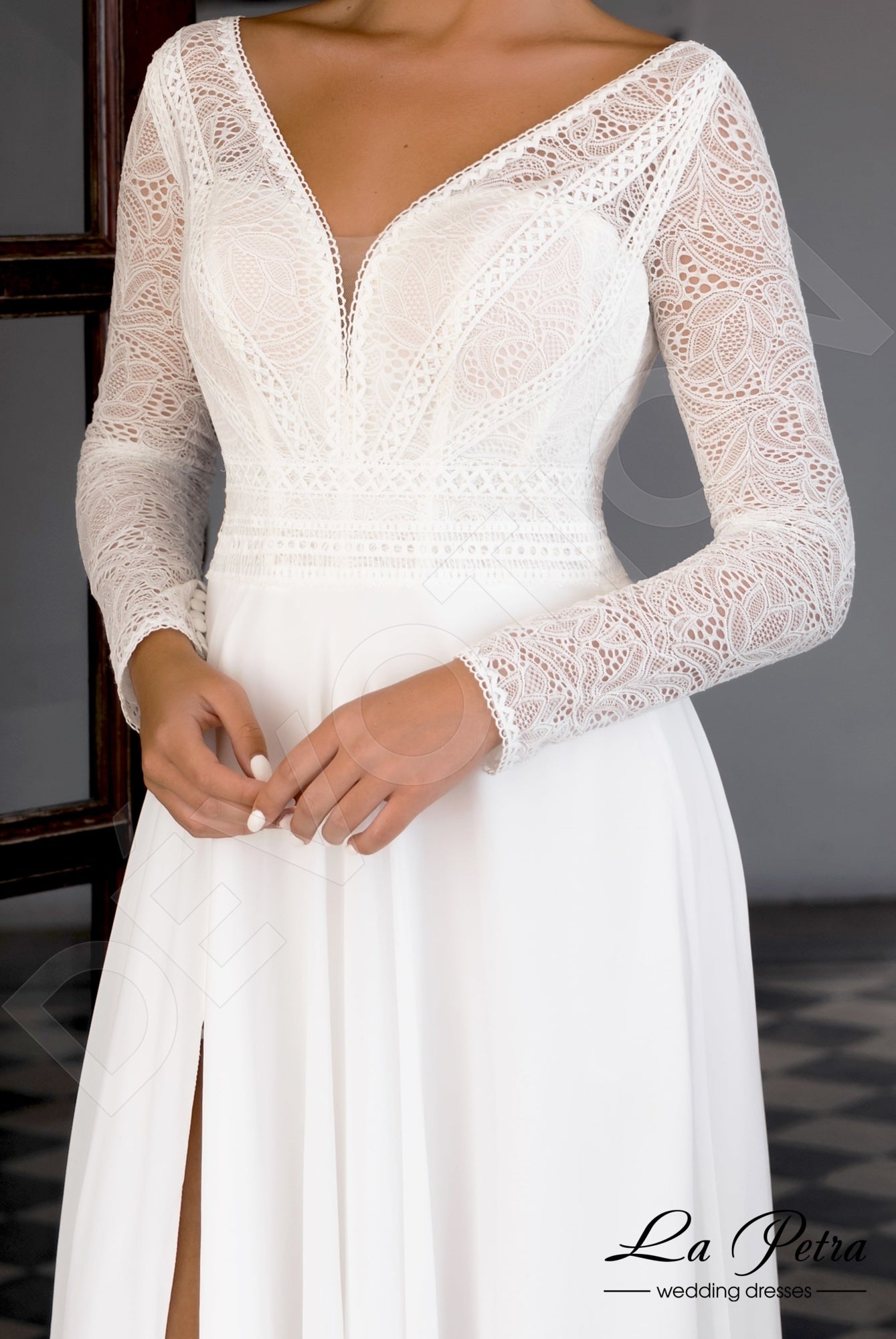 Anelma A-line V-neck Milk Wedding dress