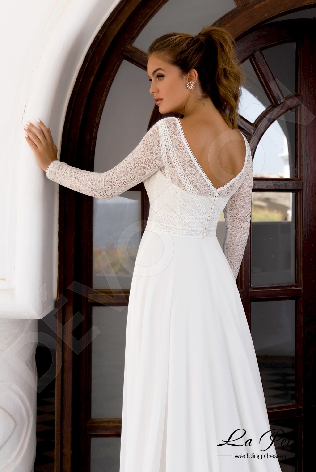 Anelma Open back A-line Long sleeve Wedding Dress 3