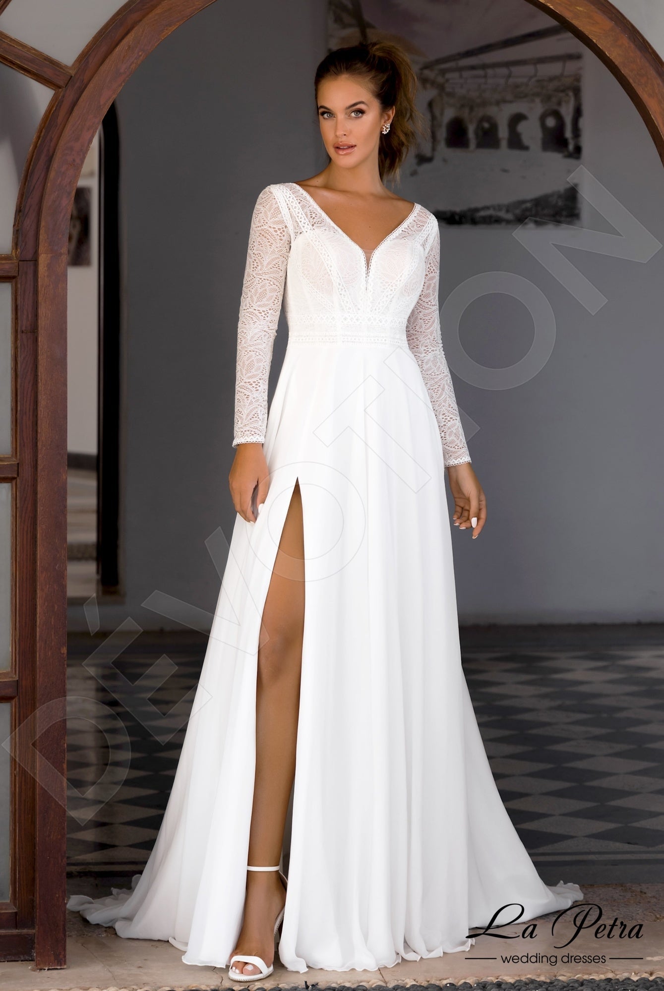 Anelma Open back A-line Long sleeve Wedding Dress Front