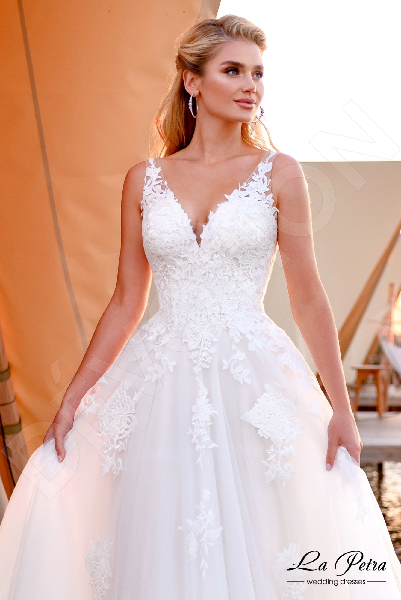 Kalei Open back A-line Sleeveless Wedding Dress 4