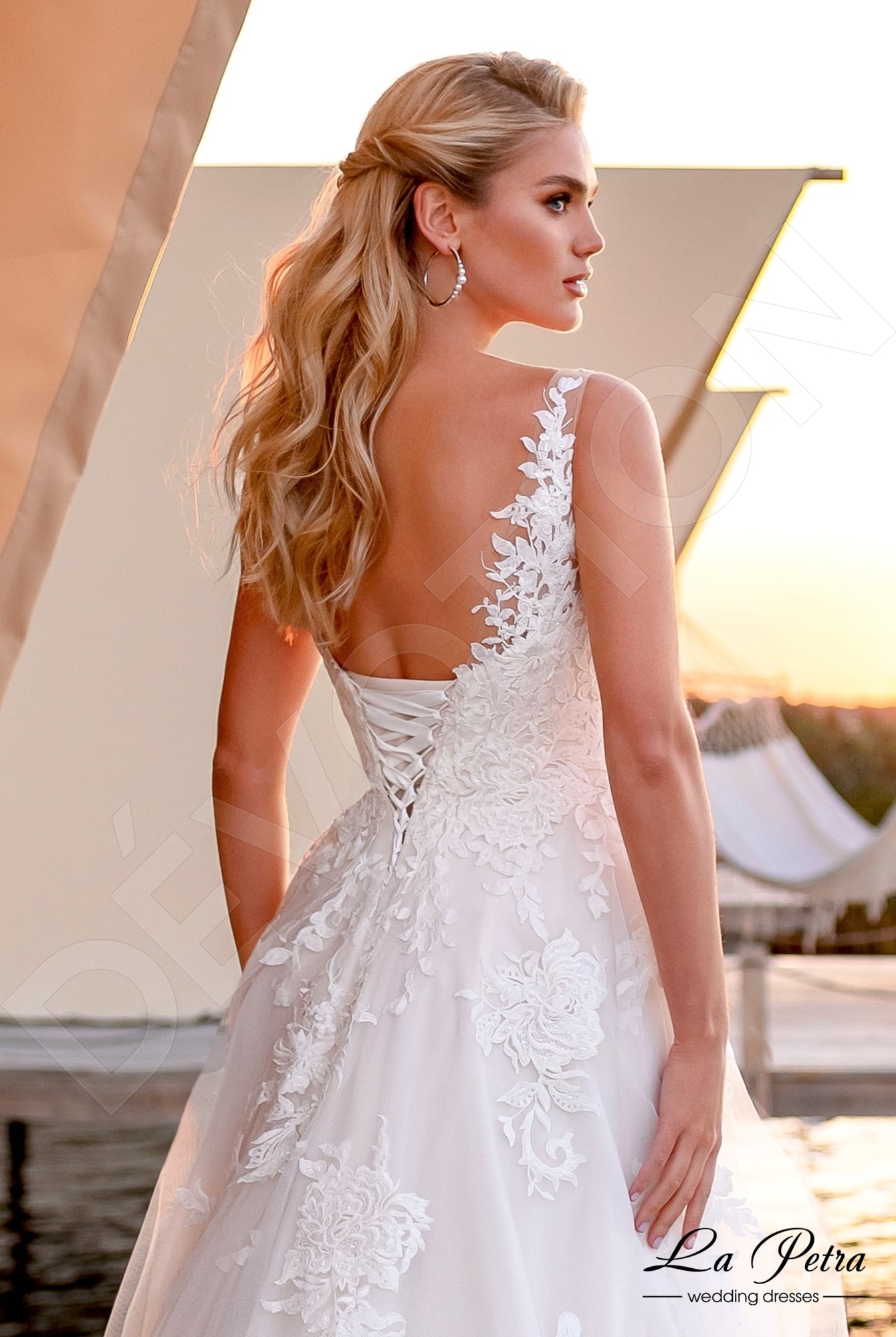 Kalei Open back A-line Sleeveless Wedding Dress 3