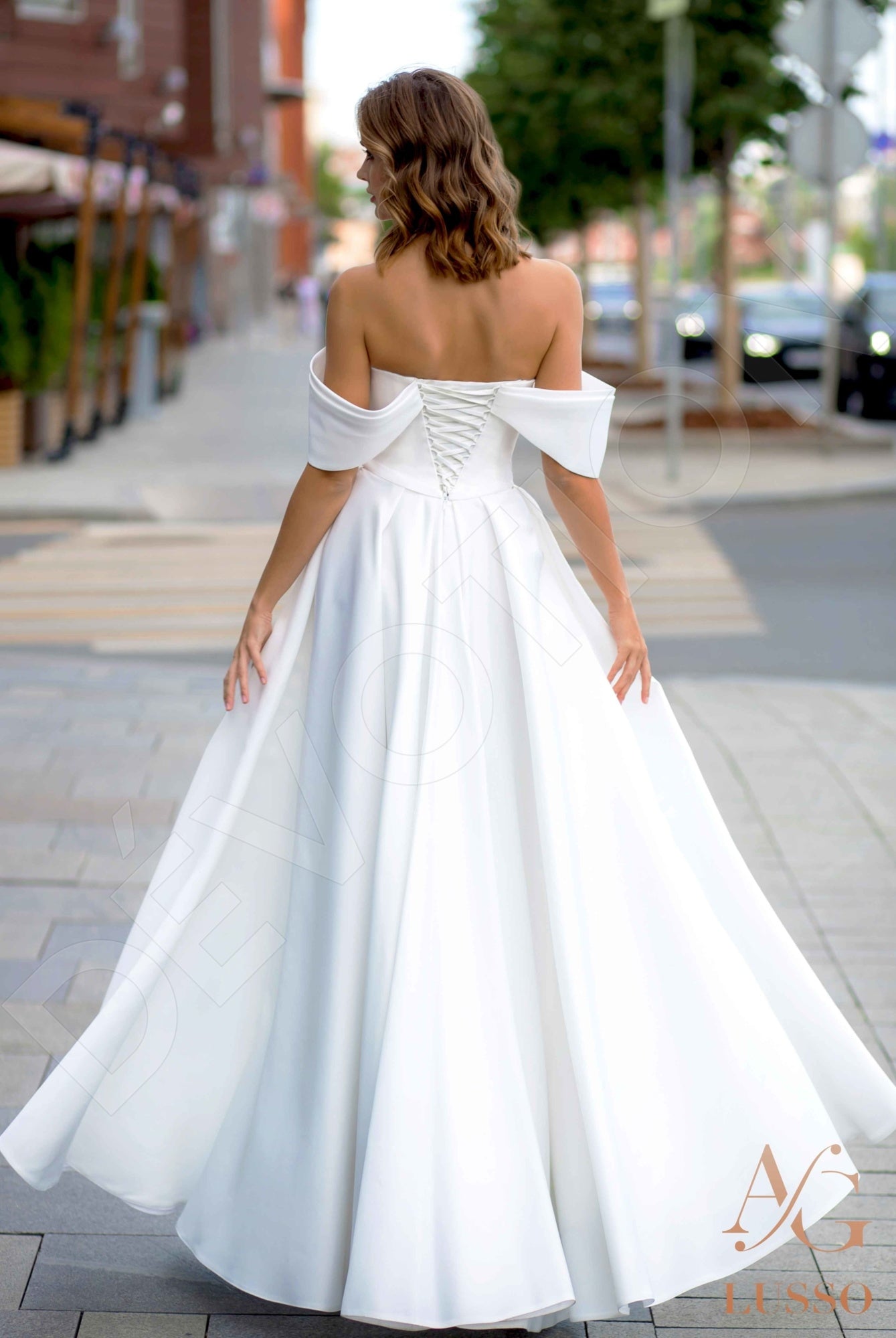 Billie A-line Off-shoulder/Drop shoulders Milk Wedding dress