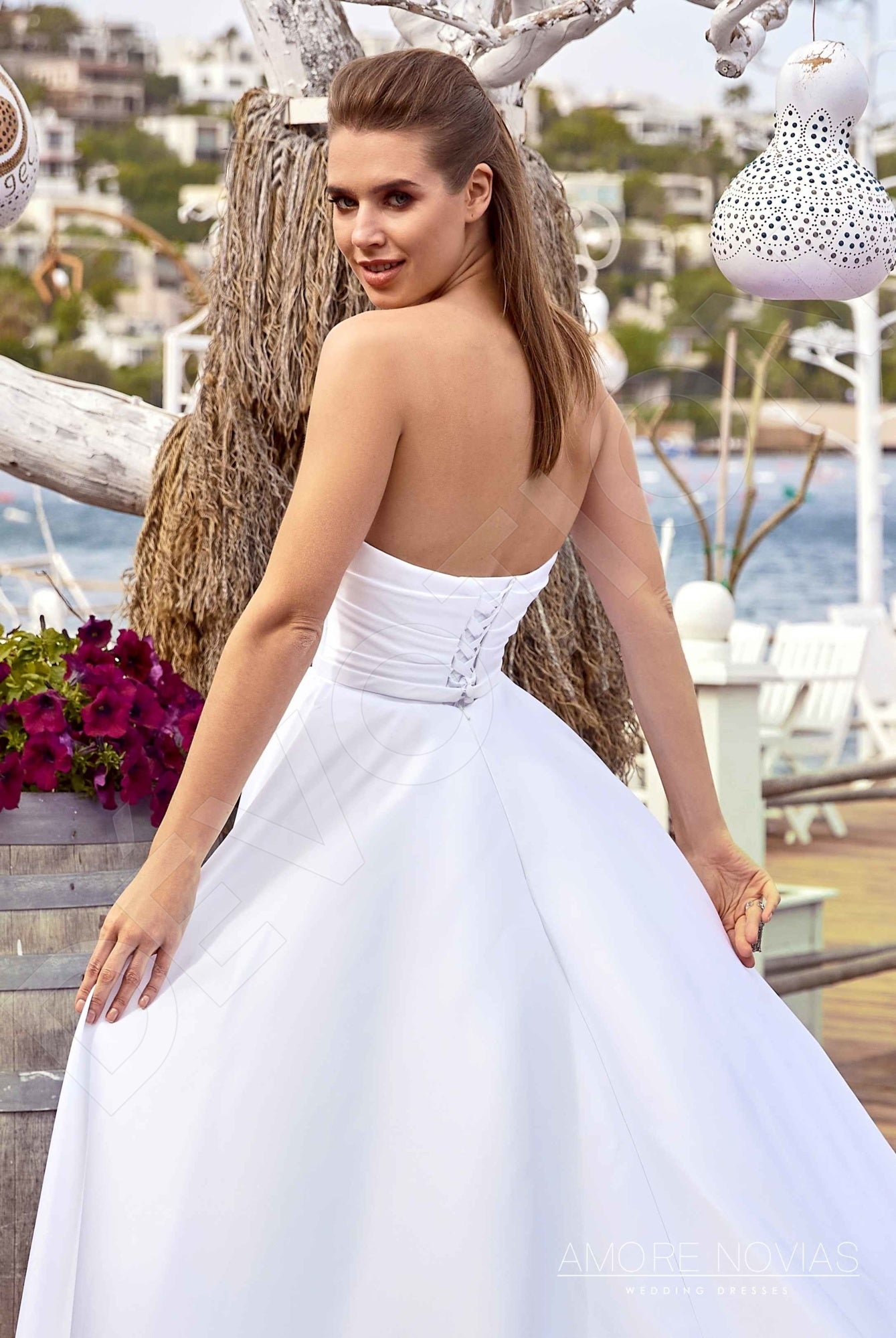 Leоnora Open back A-line Strapless Wedding Dress 3