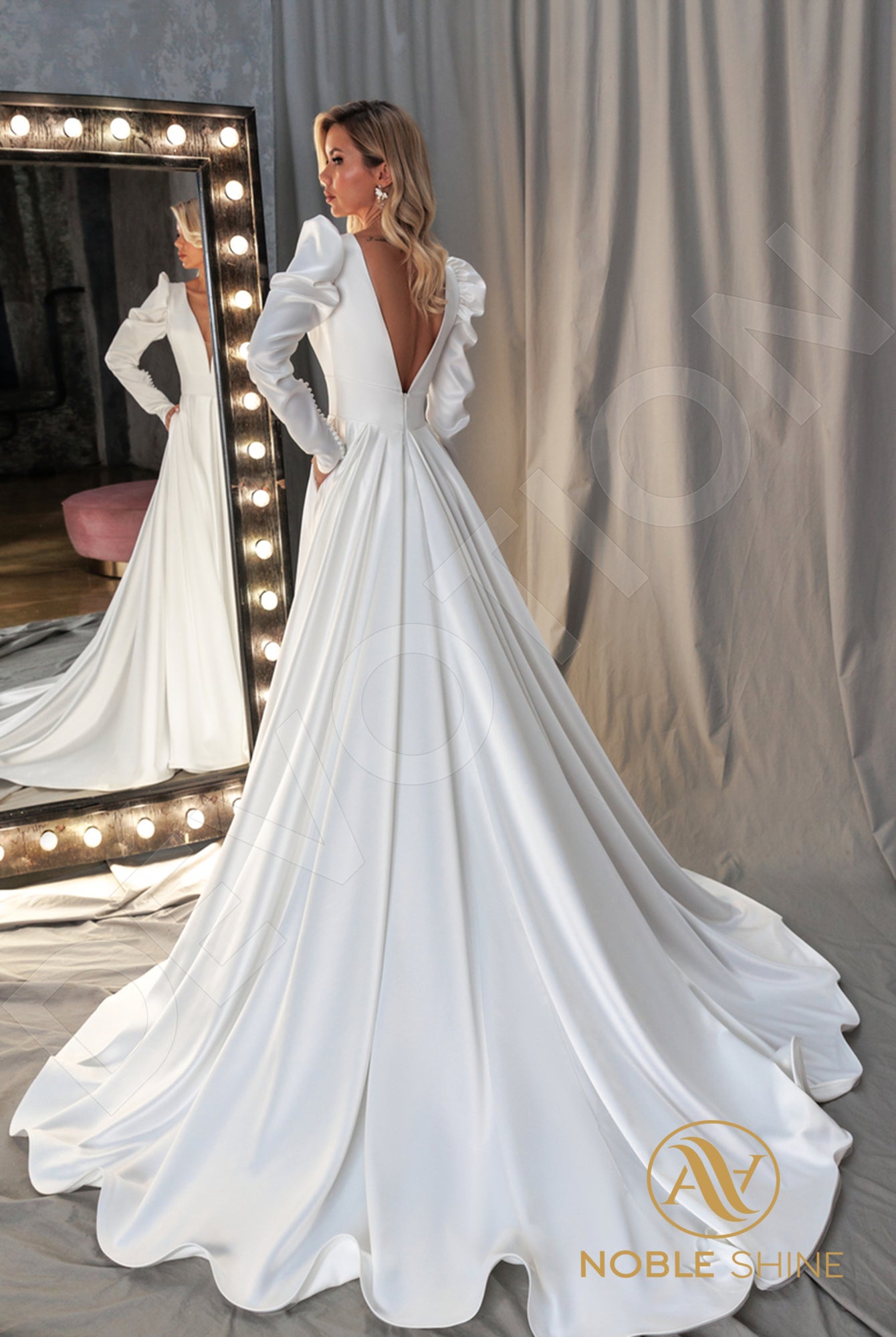 Avonmora A-line Deep V-neck Milk Wedding dress